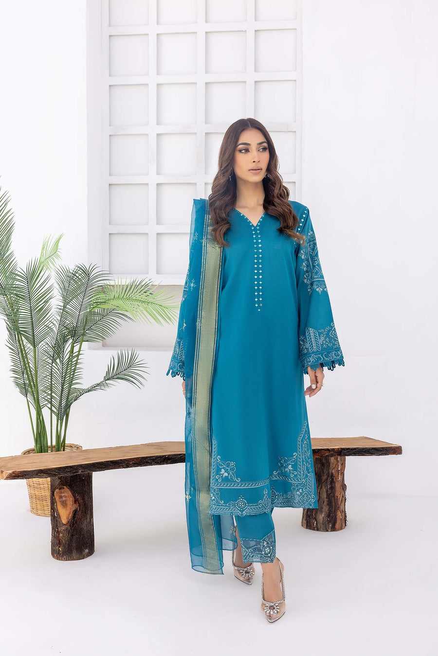 Nuriyaa Spring Summer Embroidered Lawn Pret 3 Piece Suit - Mavi