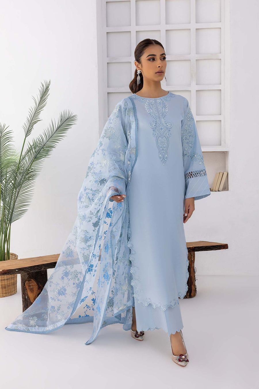 Nuriyaa Spring Summer Embroidered Lawn Pret 3 Piece Suit - Aqua