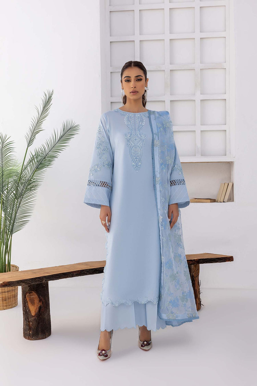 Nuriyaa Spring Summer Embroidered Lawn Pret 3 Piece Suit - Aqua