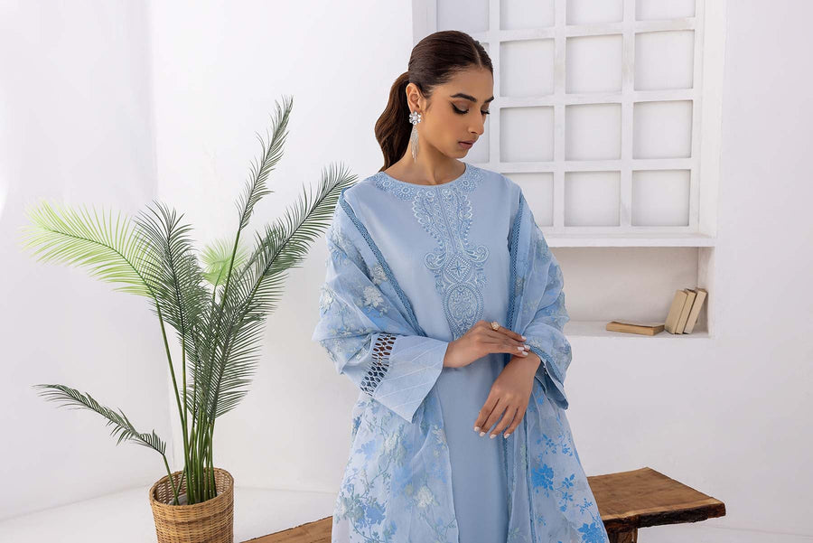 Nuriyaa Spring Summer Embroidered Lawn Pret 3 Piece Suit - Aqua