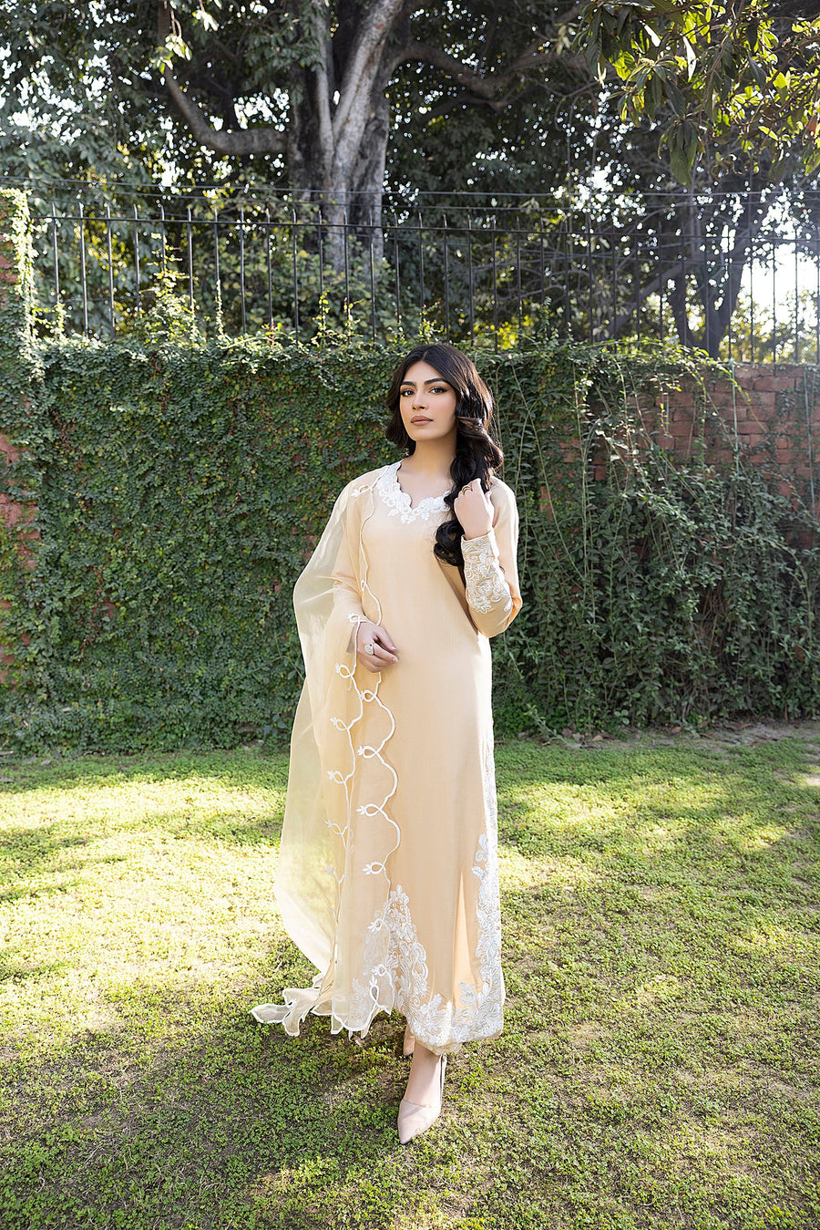 Nuriyaa Winter Pret Embroidered Linen 3 Piece Suit - Gohar-e-Nayaab