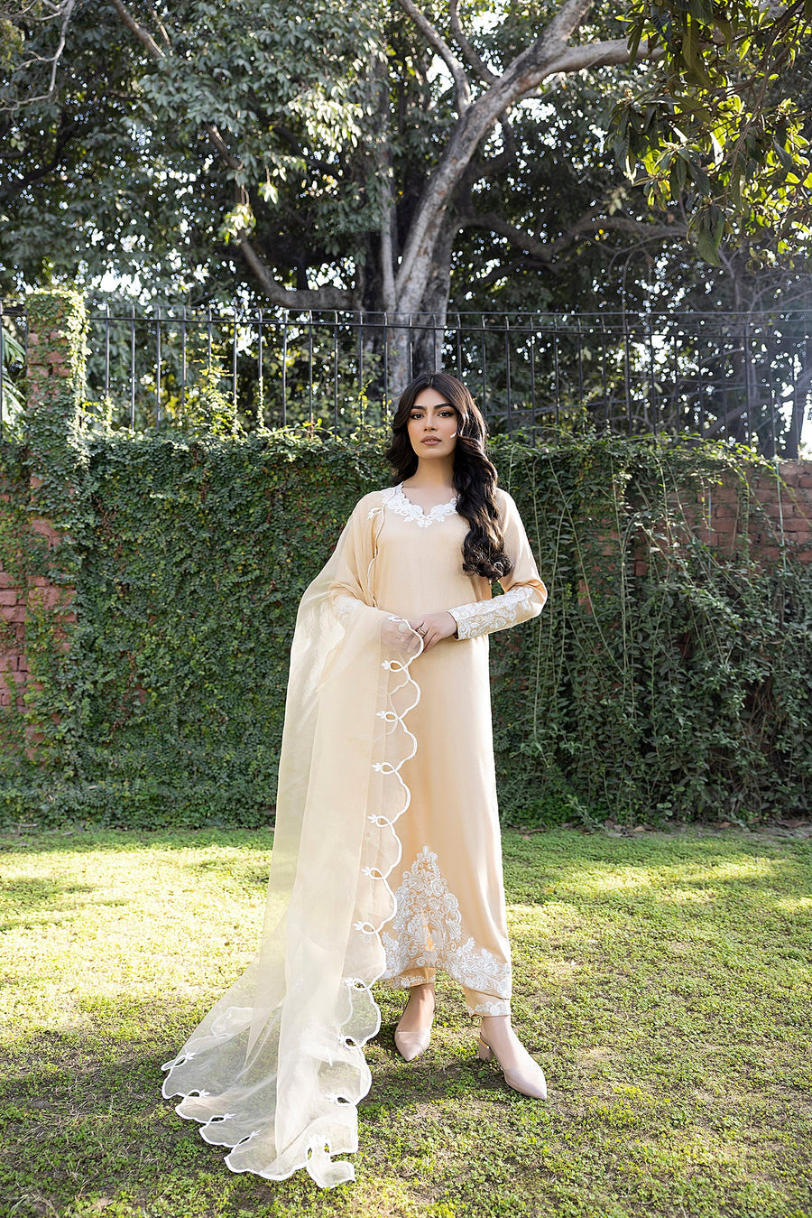 Nuriyaa Winter Pret Embroidered Linen 3 Piece Suit - Gohar-e-Nayaab