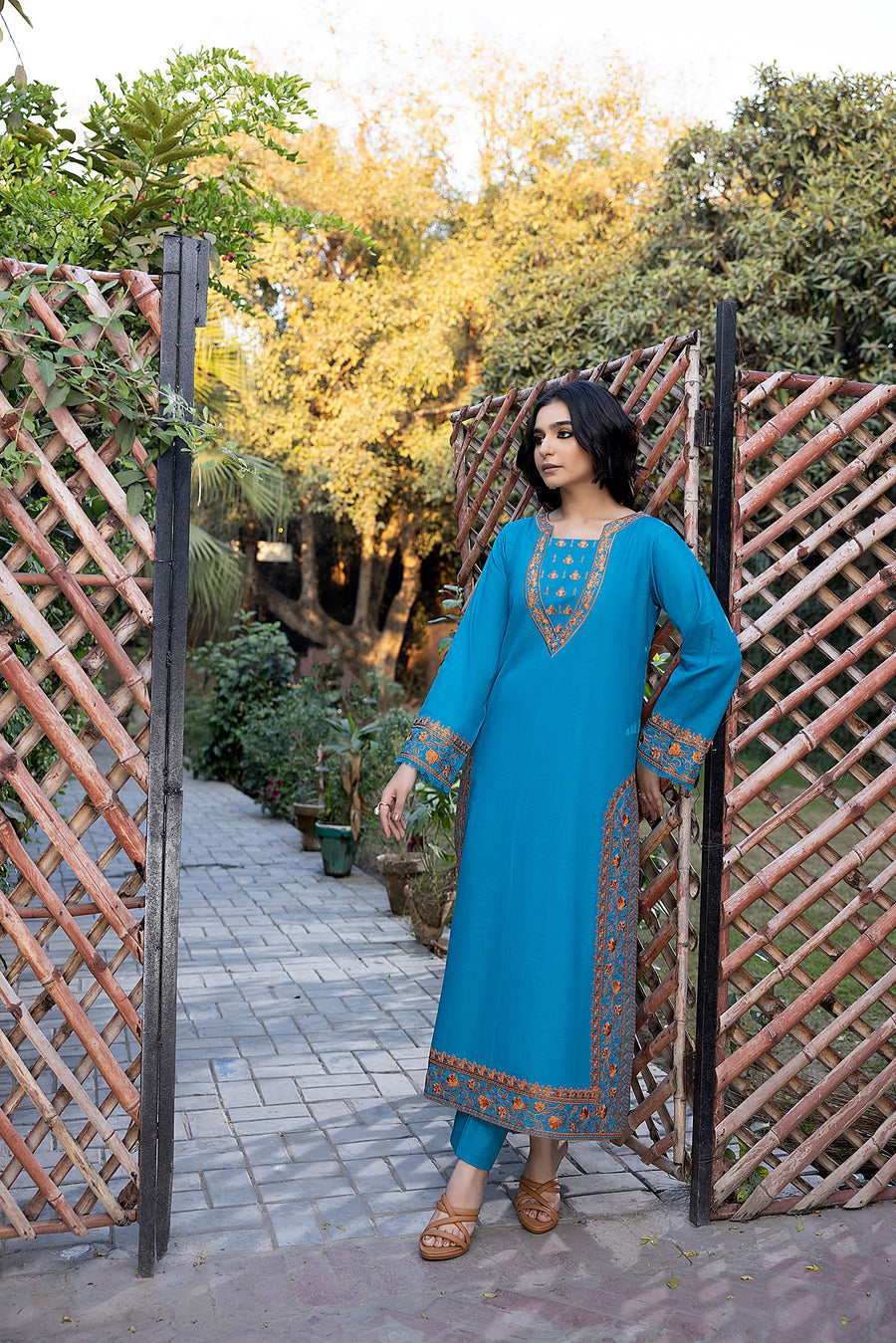 Nuriyaa Winter Pret Embroidered Khaddar 2 Piece Suit - Bia