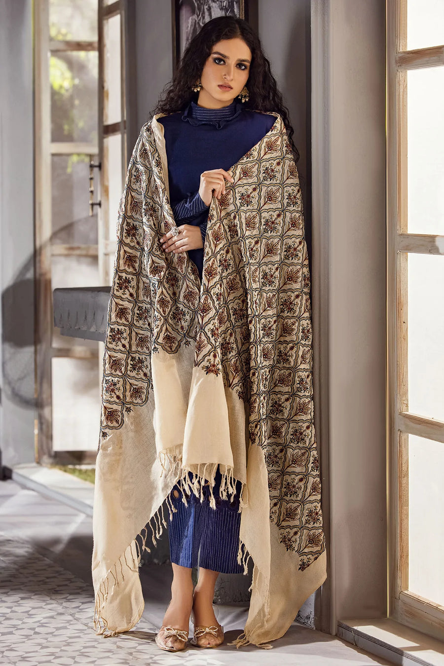 Motifz Unstitched Embroidered Pashmina Blend Shawl 3418-TASAWAR