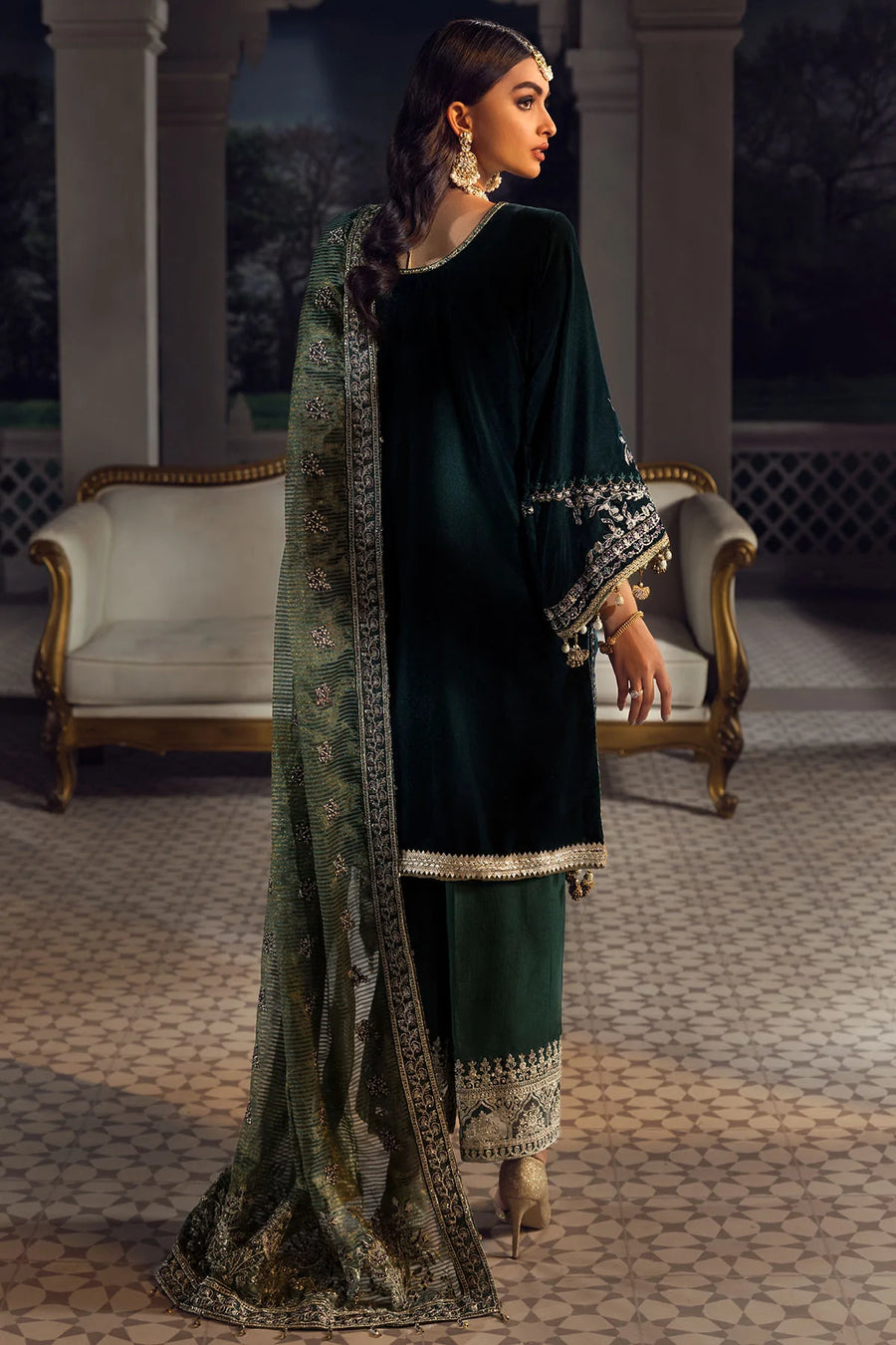 Motifz Grand Velou Embroidered Velvet Unstitched 3Pc Suit 3778-SIA-MESE