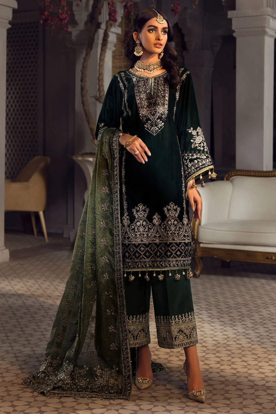 Motifz Grand Velou Embroidered Velvet Unstitched 3Pc Suit 3778-SIA-MESE