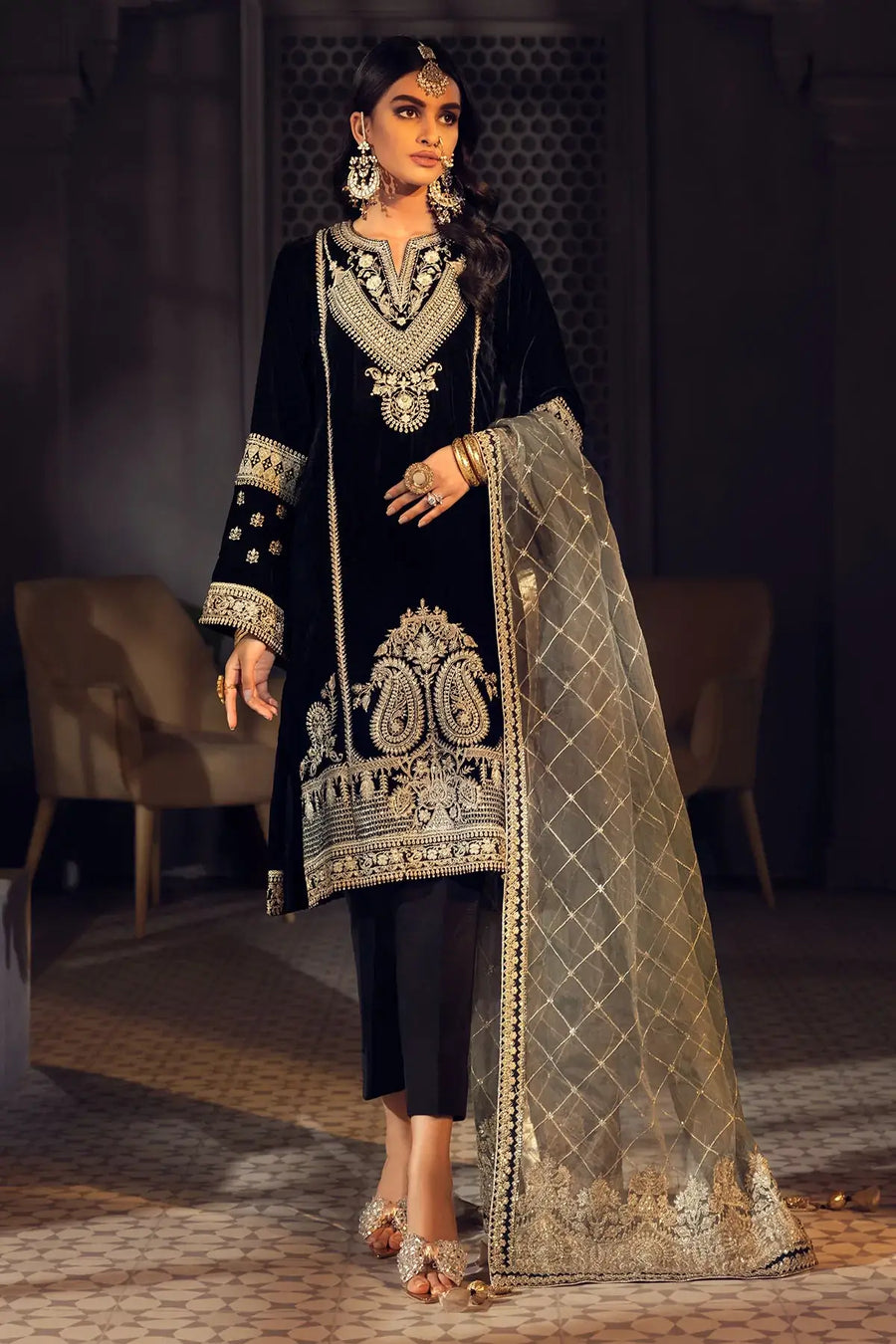 Motifz Grand Velou Embroidered Velvet Unstitched 3Pc Suit 3779-CARP