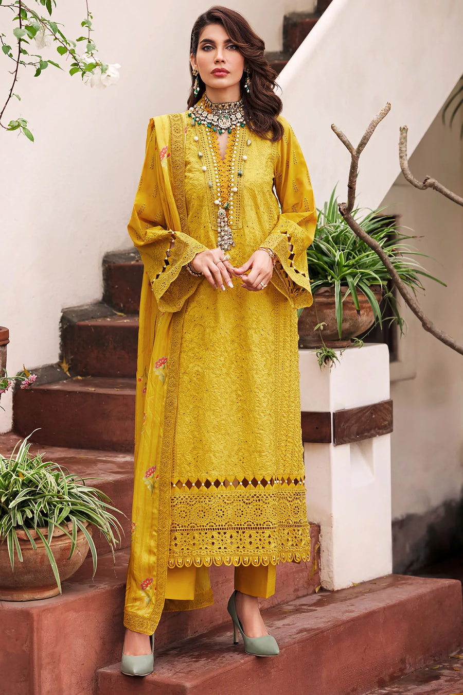 Motifz Schiffli Embroidered Lawn Unstitched 3Pc Suit 3980-LARA