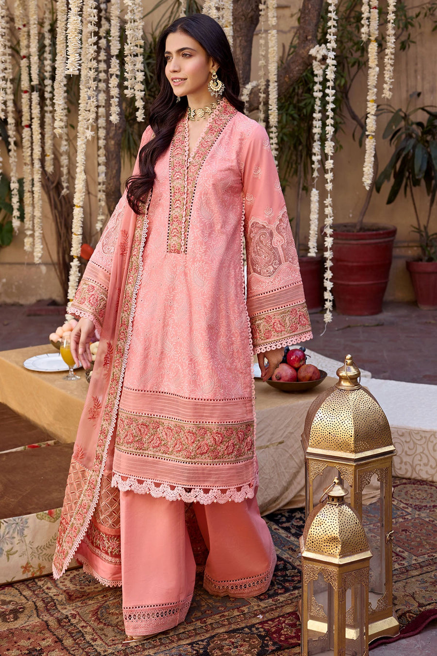 Motifz Nayaab Premium Embroidered Lawn Unstitched 3Pc Suit 4041-ZAIB
