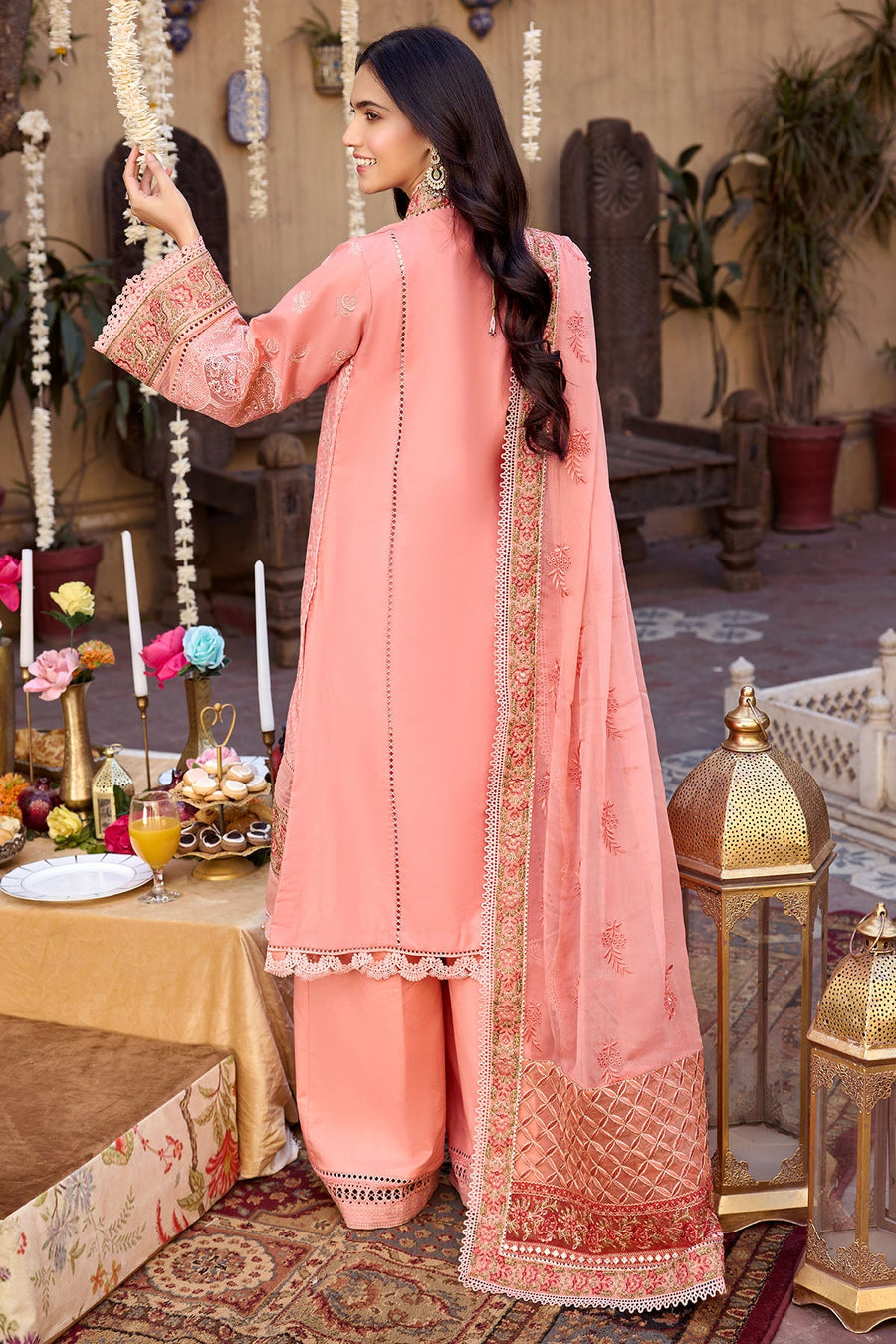 Motifz Nayaab Premium Embroidered Lawn Unstitched 3Pc Suit 4041-ZAIB