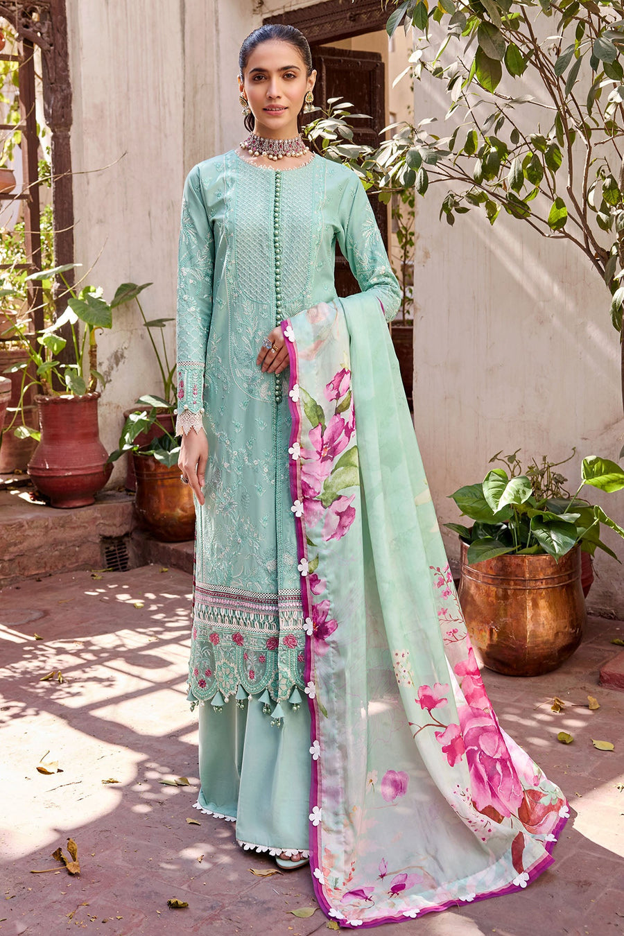 Motifz Nayaab Premium Embroidered Lawn Unstitched 3Pc Suit 4047-GISELLA