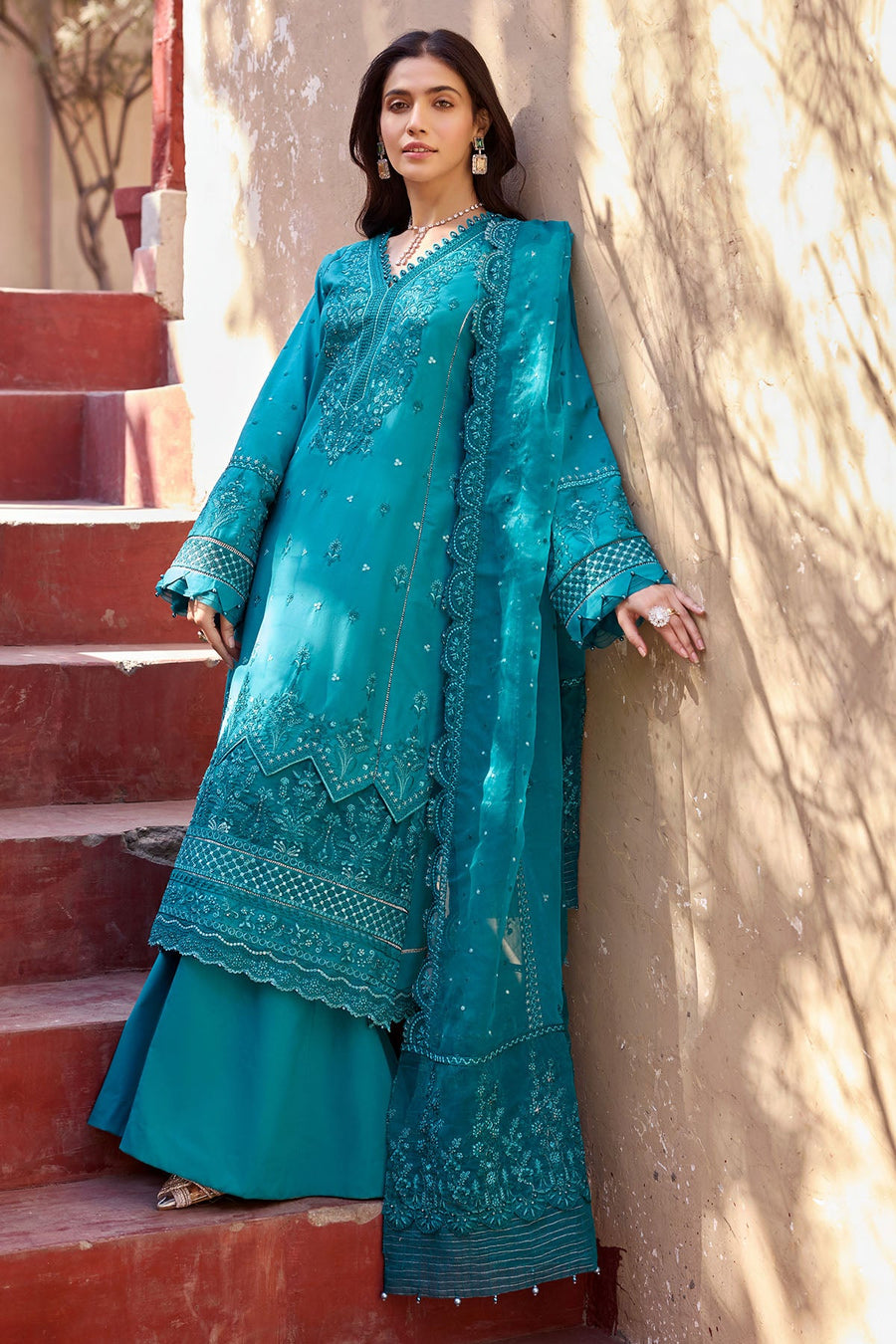 Motifz Nayaab Premium Embroidered Lawn Unstitched 3Pc Suit 4049-AVERY