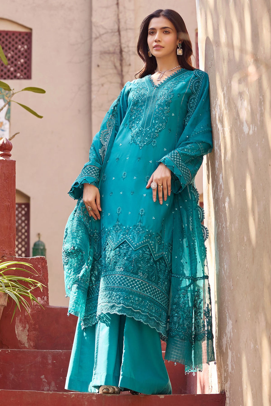 Motifz Nayaab Premium Embroidered Lawn Unstitched 3Pc Suit 4049-AVERY