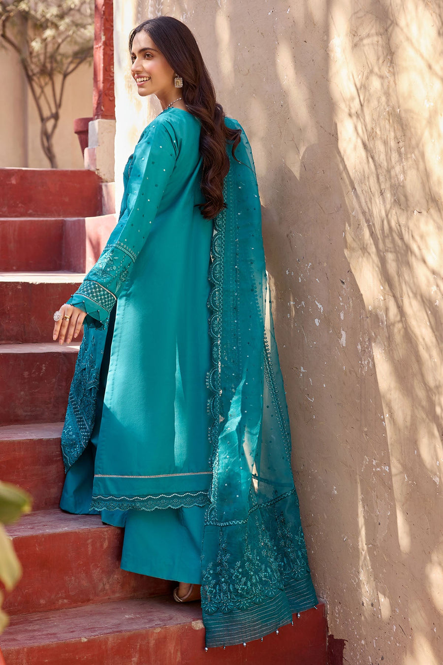 Motifz Nayaab Premium Embroidered Lawn Unstitched 3Pc Suit 4049-AVERY