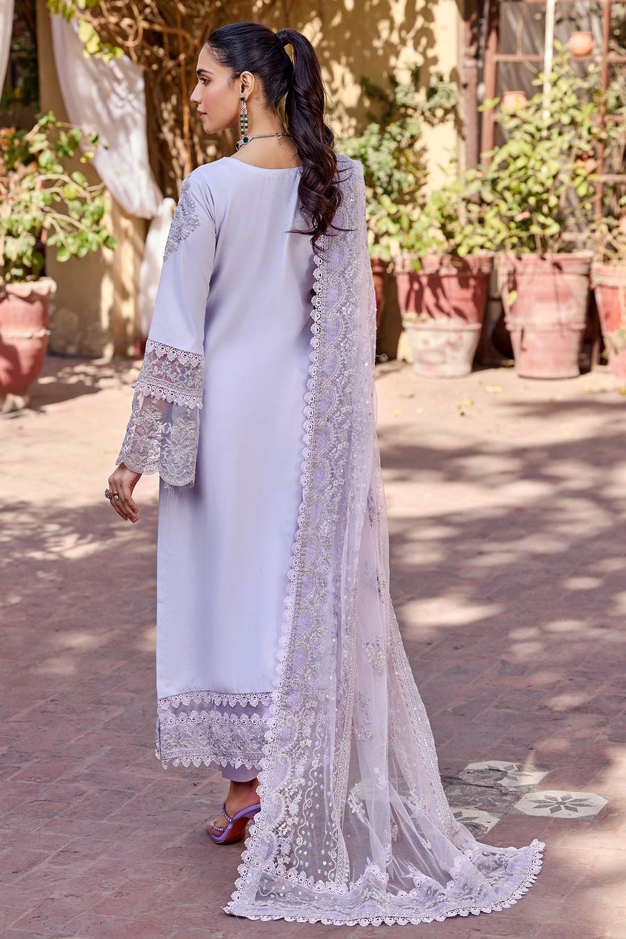 Motifz Nayaab Premium Embroidered Lawn Unstitched 3Pc Suit 4051-AAILA