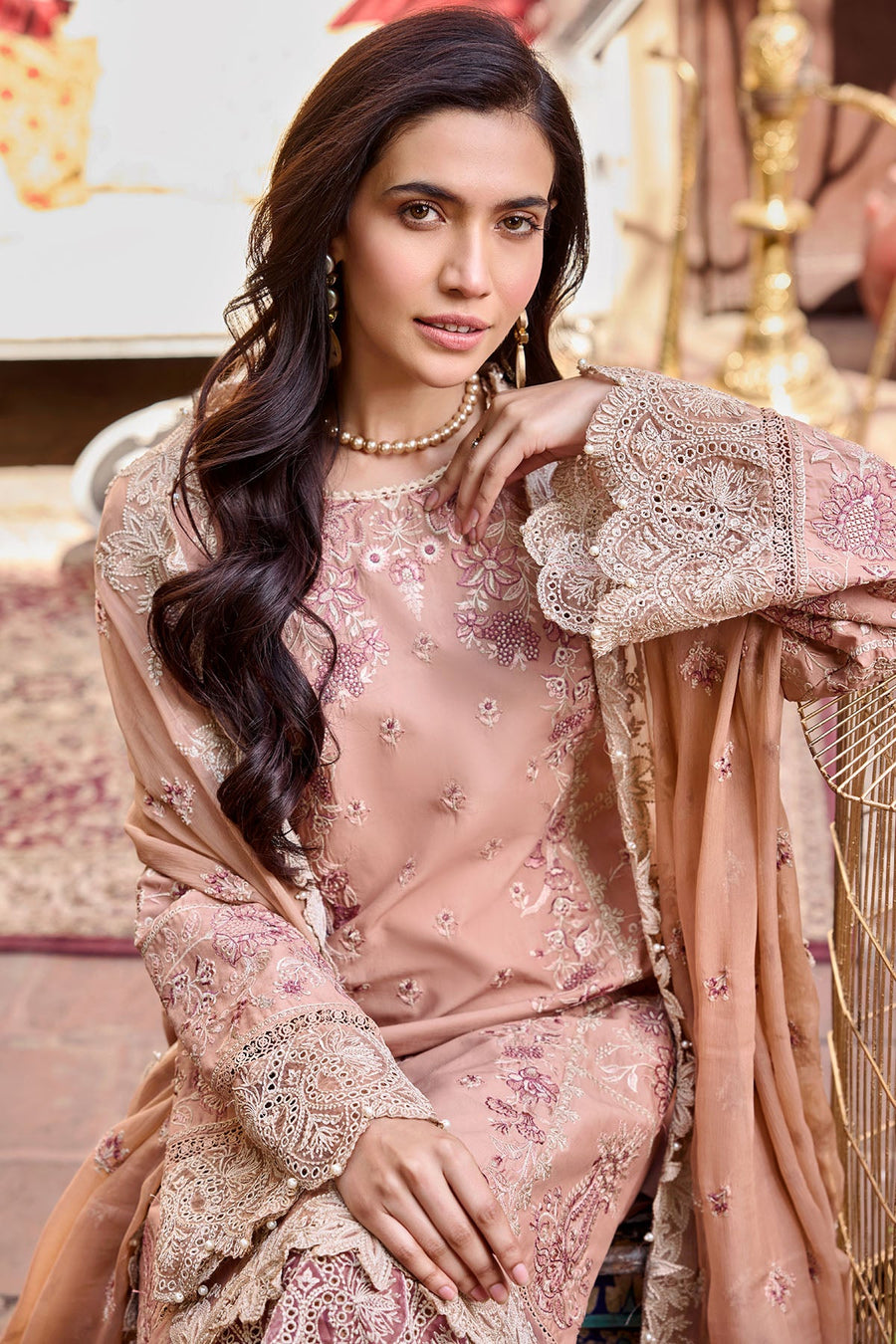 Motifz Nayaab Premium Embroidered Lawn Unstitched 3Pc Suit 4057-ESMEE