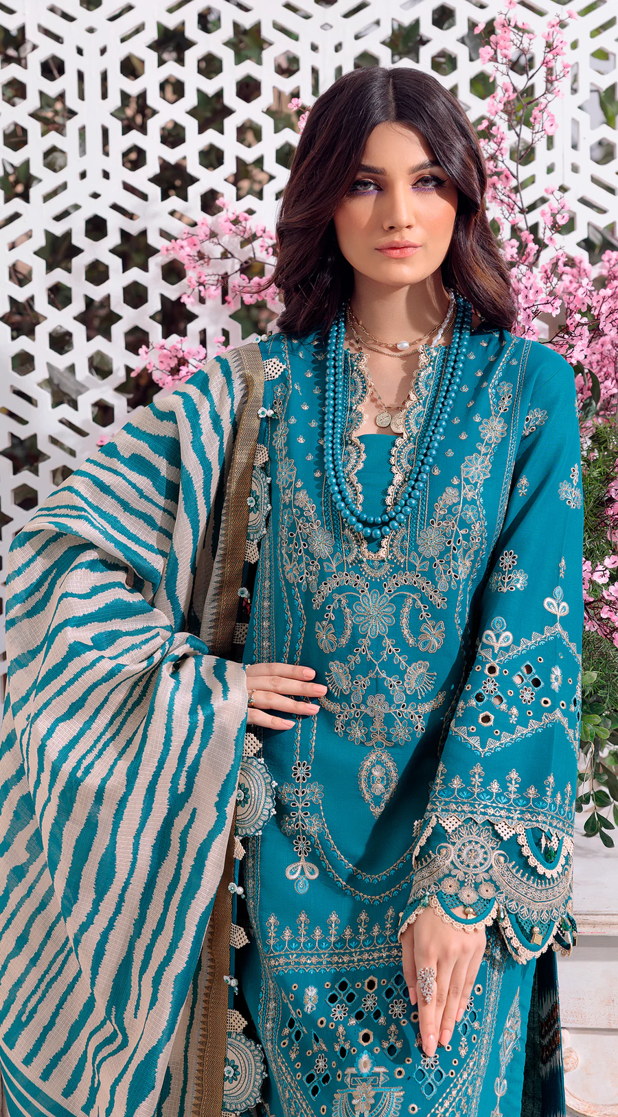 Anaya by Kiran Chaudhry AFSANA Luxury Lawn 3Pc AL22-09 DARAKHSHAN