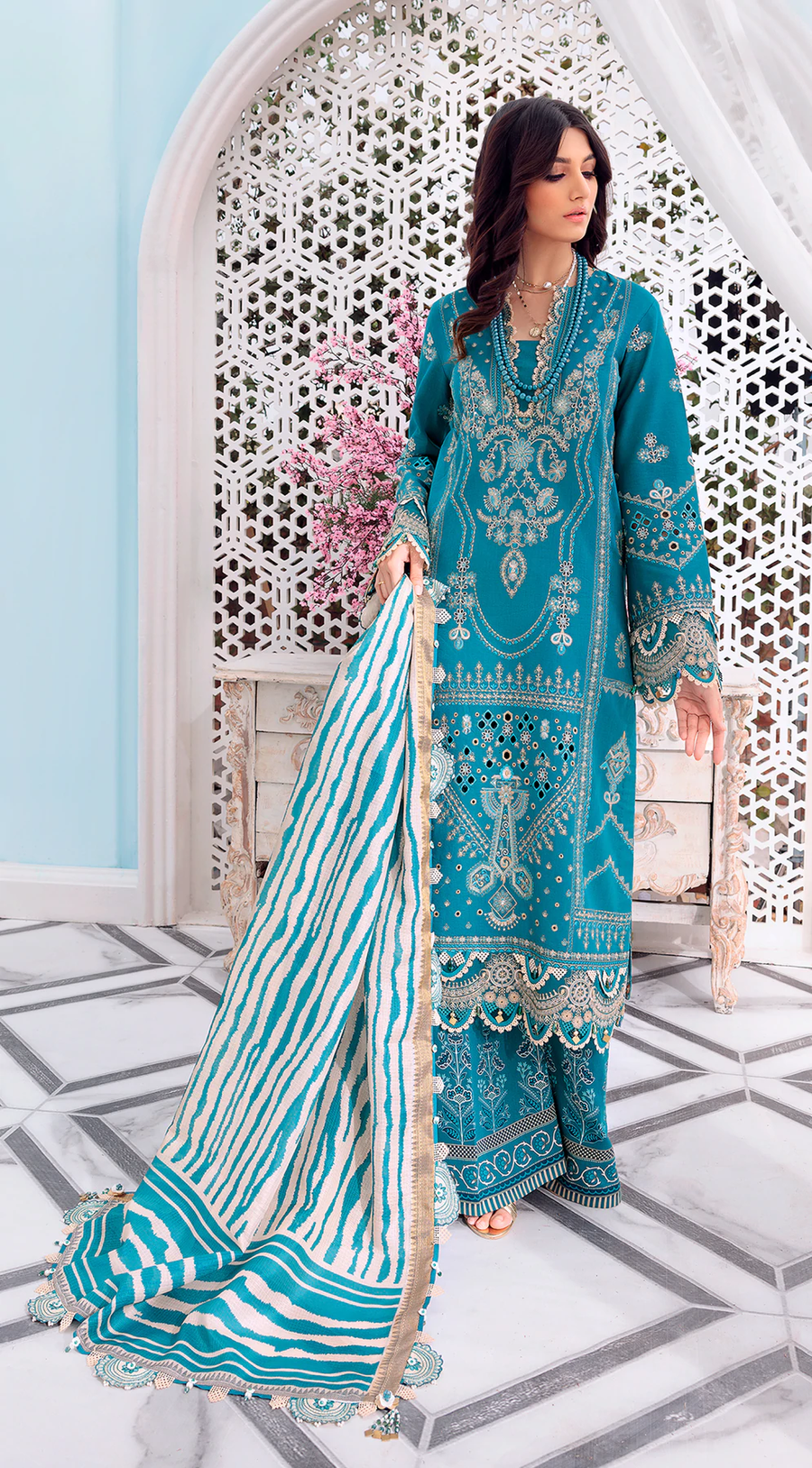 Anaya by Kiran Chaudhry AFSANA Luxury Lawn 3Pc AL22-09 DARAKHSHAN