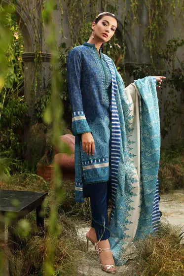 Gul Ahmed Pure Joy of Winter Embroidered Karandi 3Pc Suit AY-12020