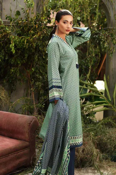 Gul Ahmed Pure Joy of Winter Printed Karandi 3Pc Suit AY-12036 B