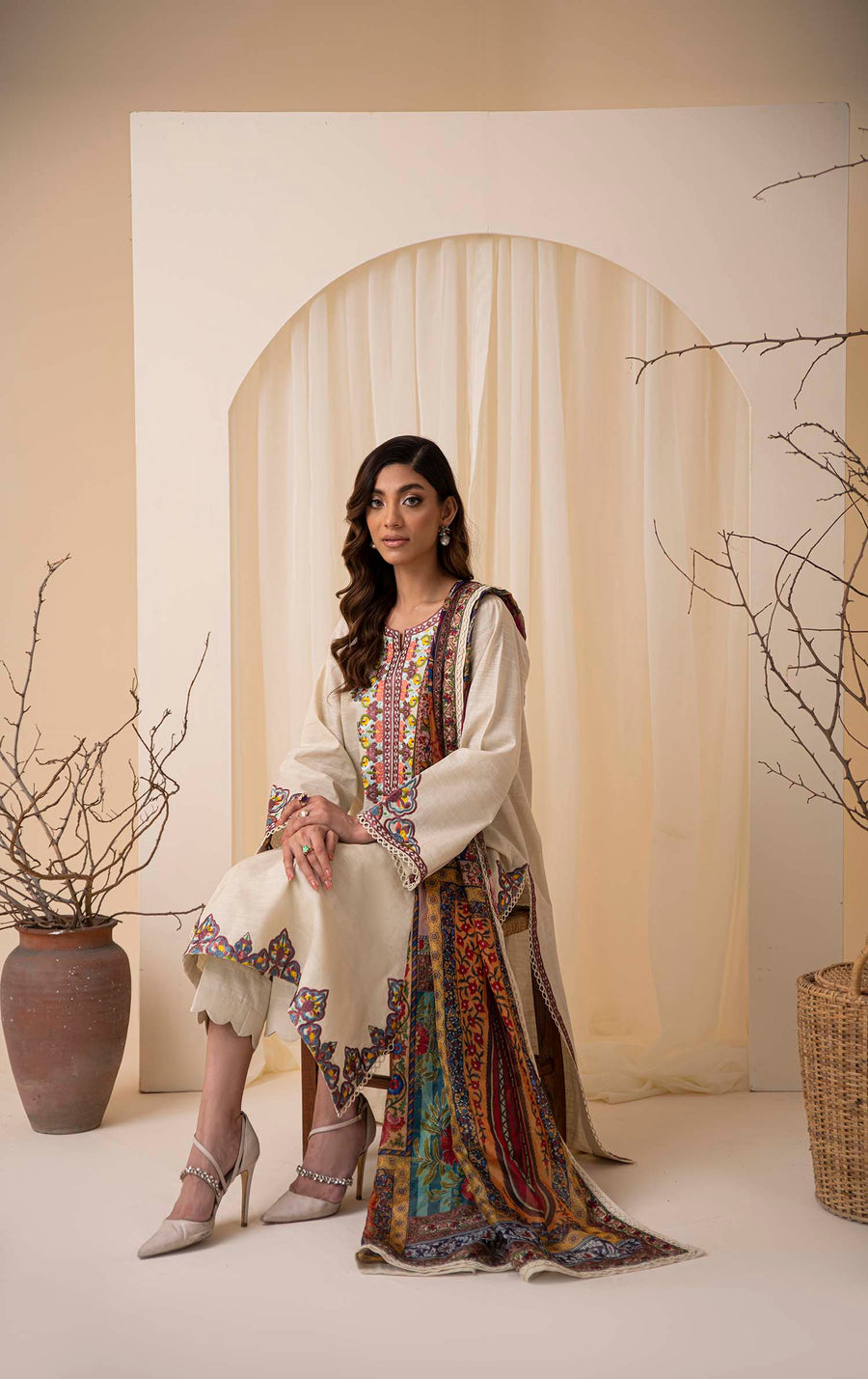 Nuriyaa Winter Pret Embroidered Khaddar 3 Piece Suit - Hans