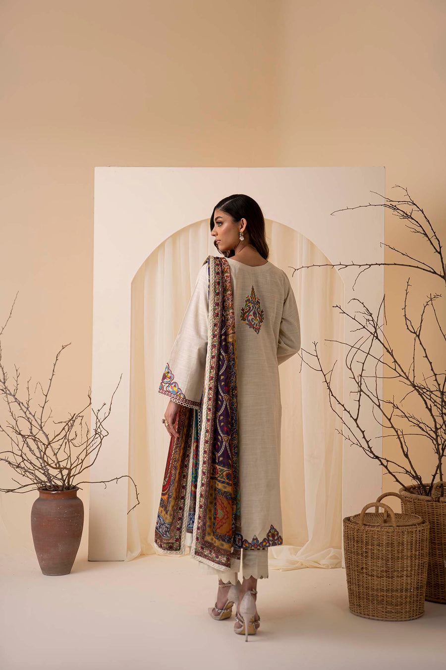 Nuriyaa Winter Pret Embroidered Khaddar 3 Piece Suit - Hans