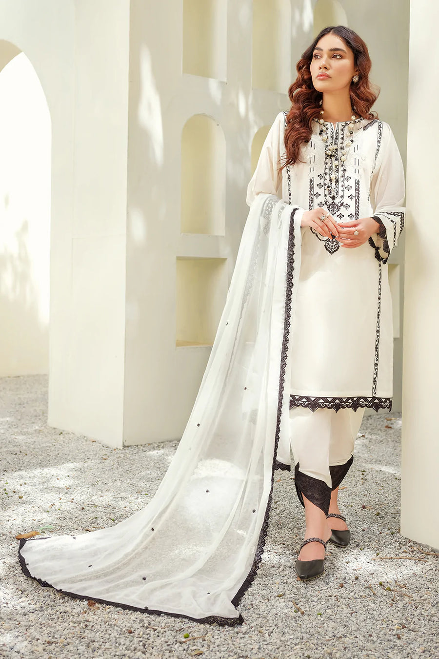 ILAHA Luxury Festive Pret Embroidered Lawn 3Pc Suit D-07 BLACKLEY