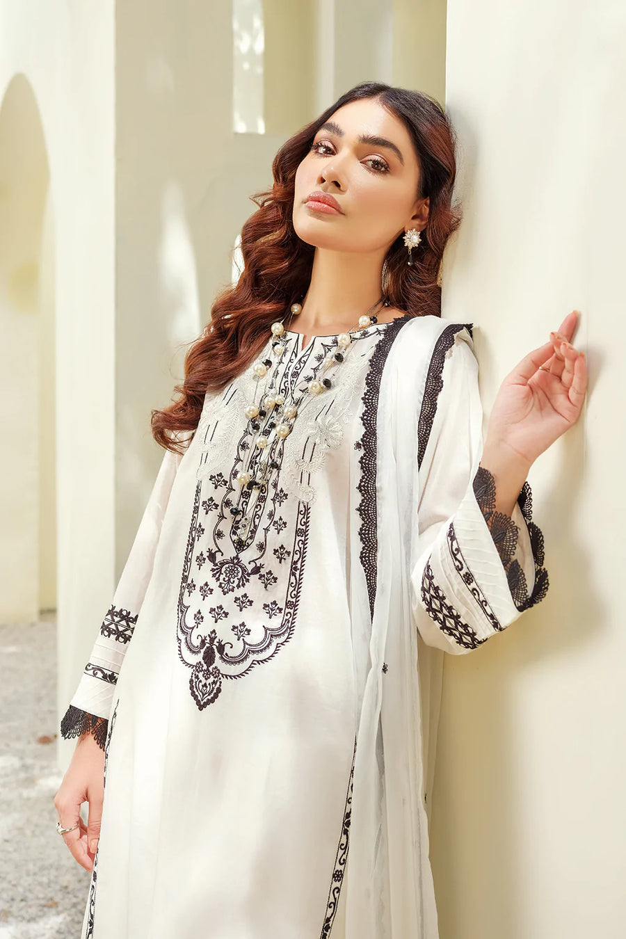 ILAHA Luxury Festive Pret Embroidered Lawn 3Pc Suit D-07 BLACKLEY