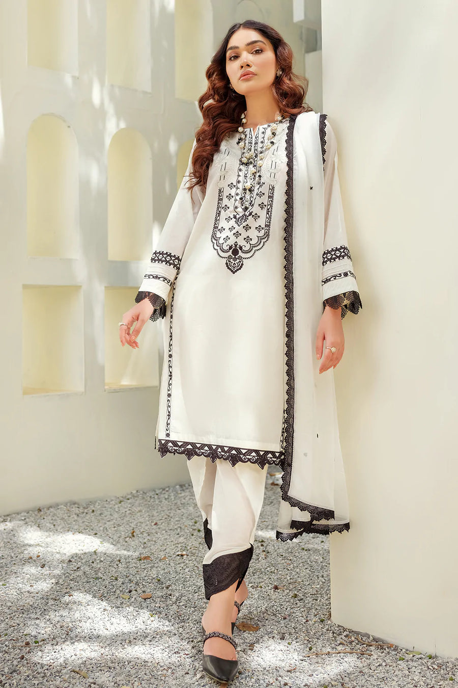 ILAHA Luxury Festive Pret Embroidered Lawn 3Pc Suit D-07 BLACKLEY