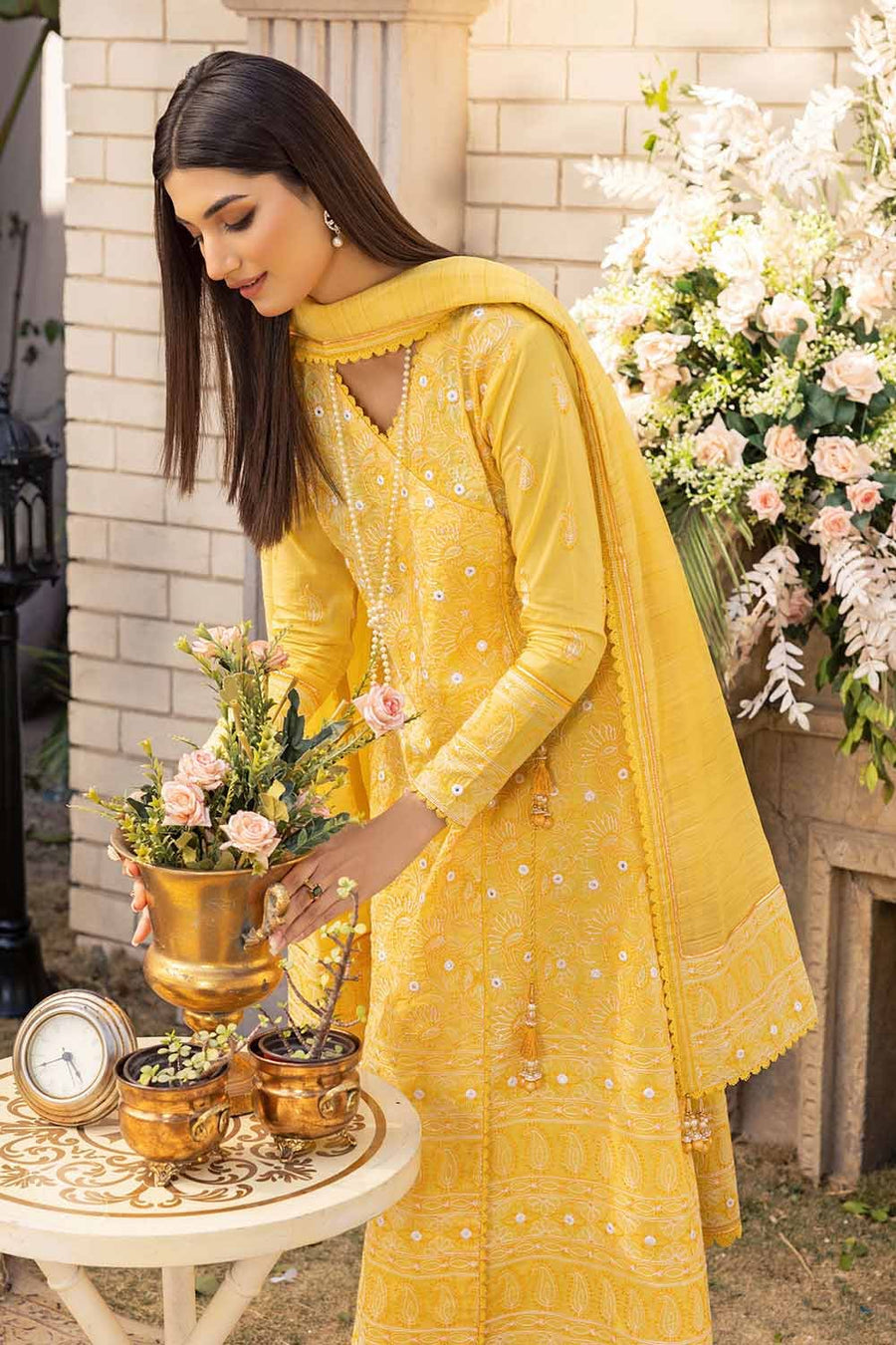 Gul Ahmed Festive Eid Embroidered Lawn Unstitched 3Pc Suit CK-32004