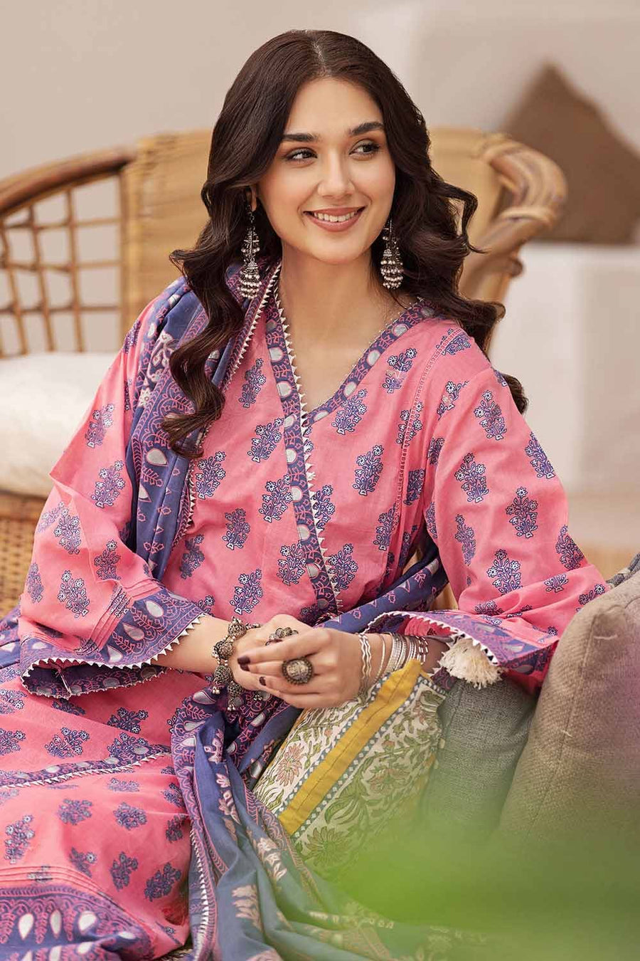 Gul Ahmed Festive Eid Printed Lawn Unstitched 3Pc Suit CL-32417