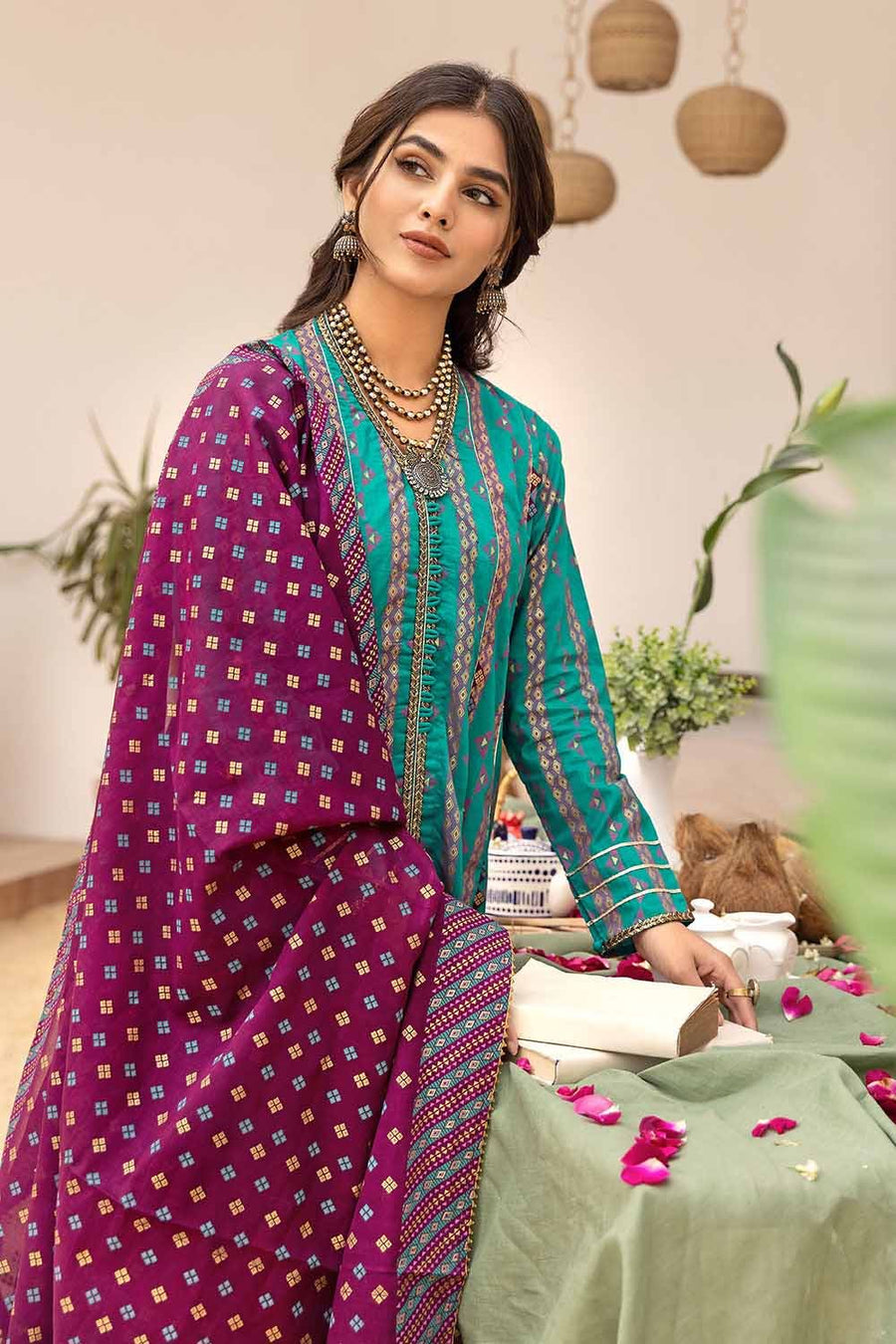 Gul Ahmed Festive Eid Printed Lawn Unstitched 3Pc Suit CL-32418