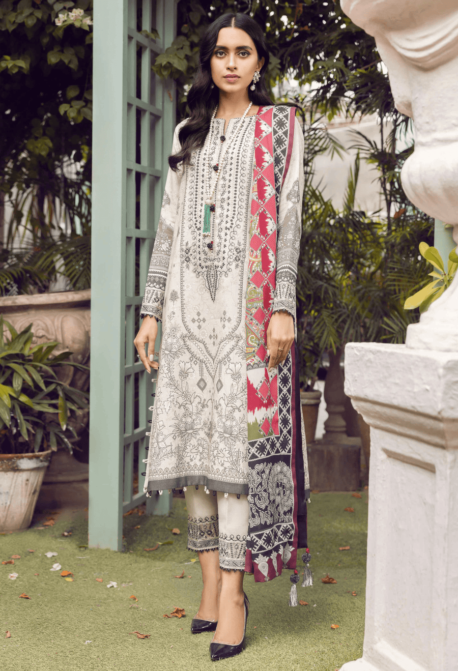 SERAN Blossoms Unstitched Embroidered Karandi 3Pc Suit D-04 Magnolia