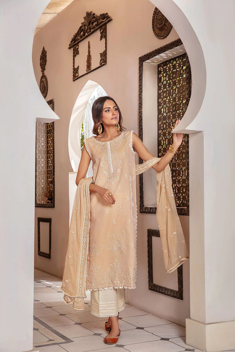 Zarish by Sanam Saeed Unstitched Embroidered Lawn 3Pc Suit D-06
