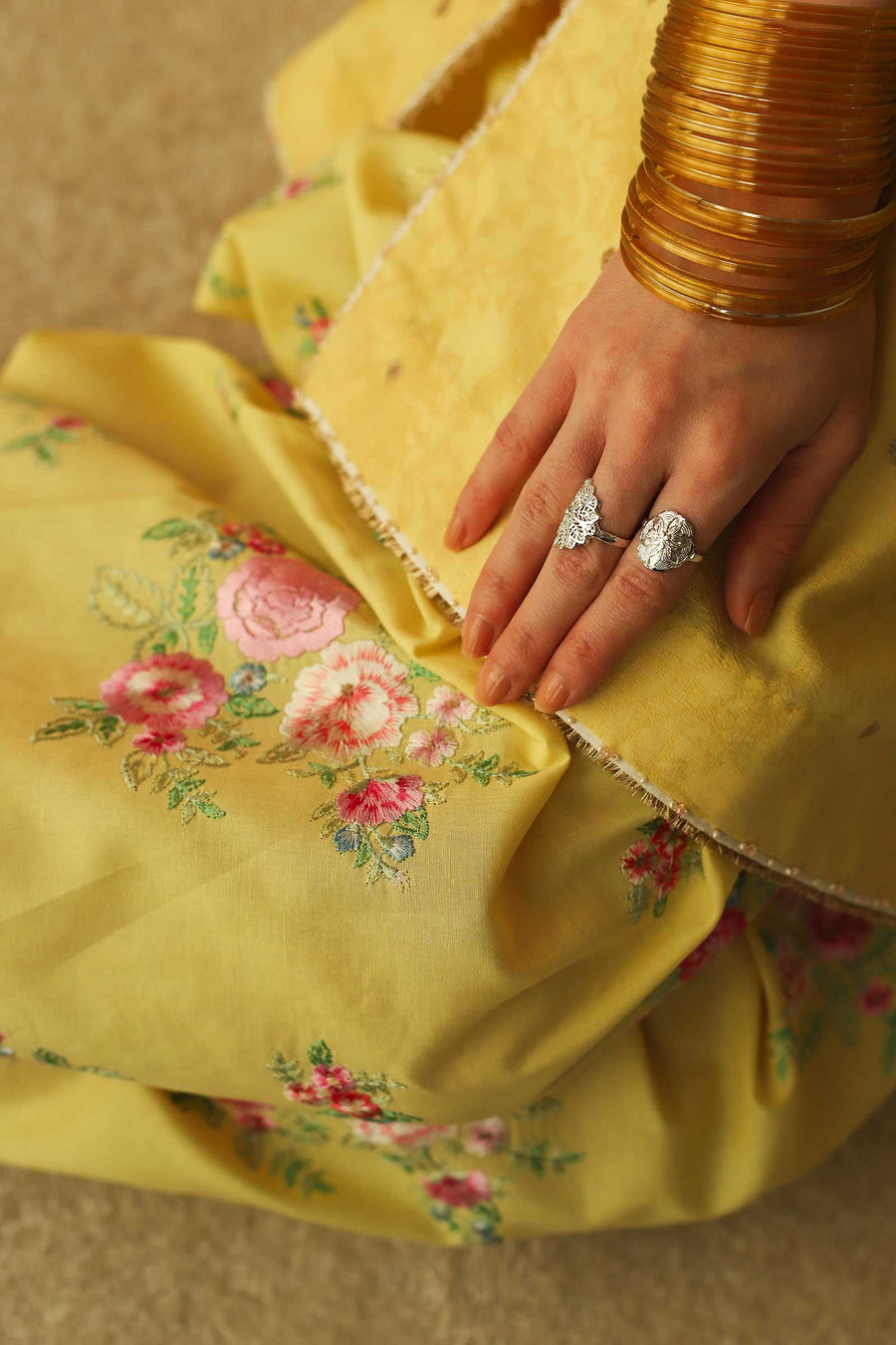 Zara Shahjahan Unstitched Embroidered Lawn 3 Piece Suit D23-4B