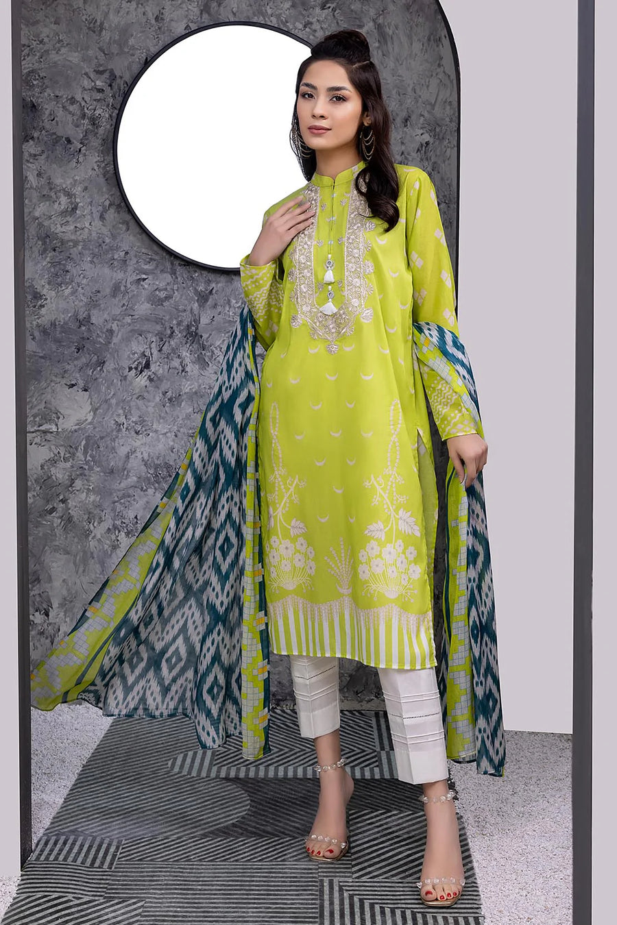 So Kamal Spring Summer Embroidered Lawn 2Pc Suit DPL 2222
