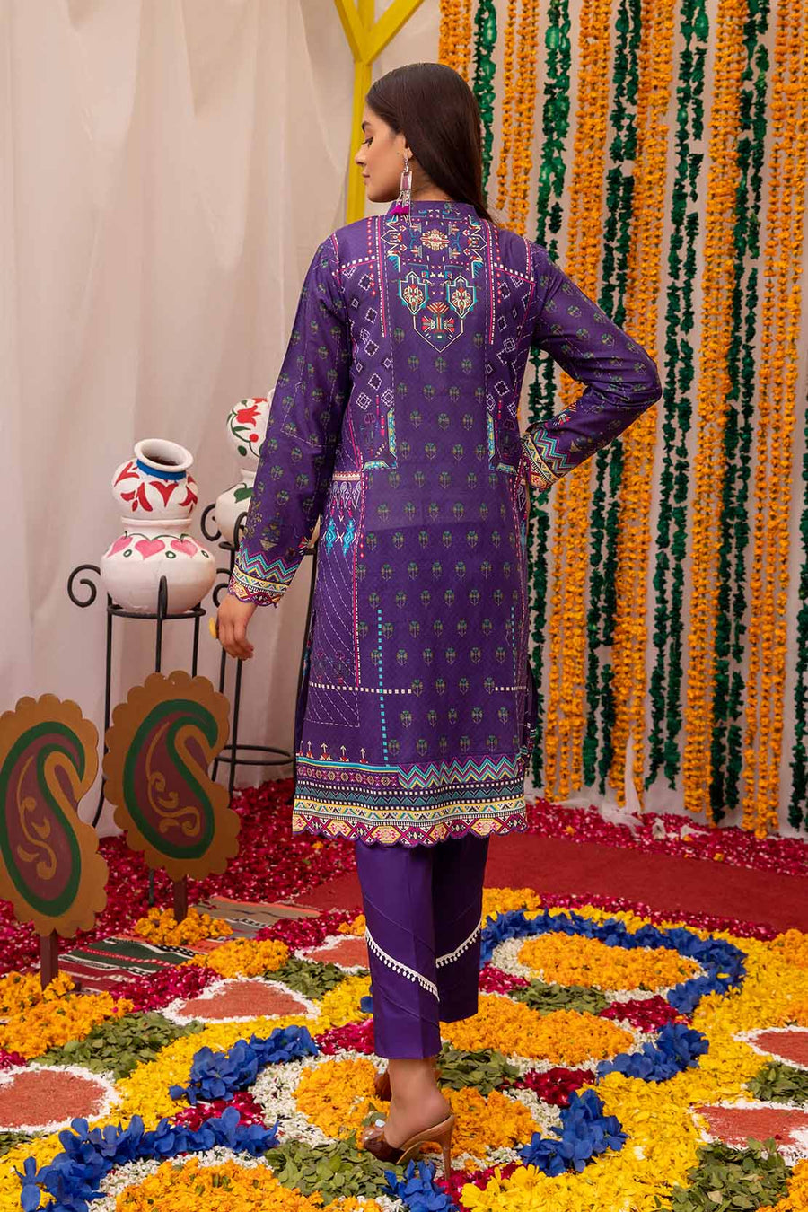 So Kamal Lawn 2021 2 Piece Unstitched Printed Suit DPL 1130 - FaisalFabrics.pk