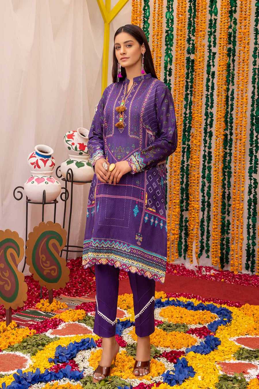 So Kamal Lawn 2021 2 Piece Unstitched Printed Suit DPL 1130 - FaisalFabrics.pk