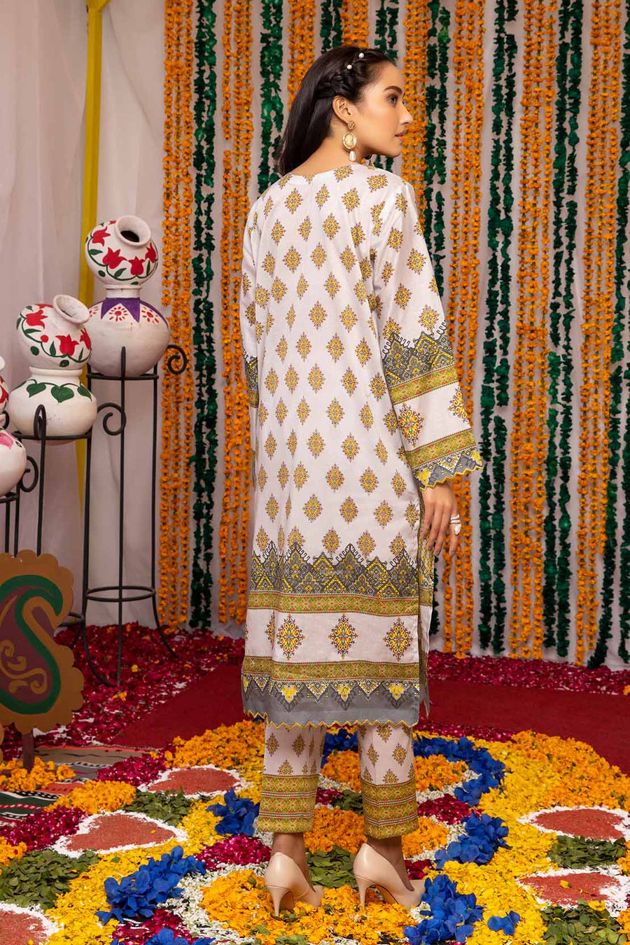 So Kamal Lawn 2021 2 Piece Unstitched Embroidered Suit DPL 1170 - FaisalFabrics.pk