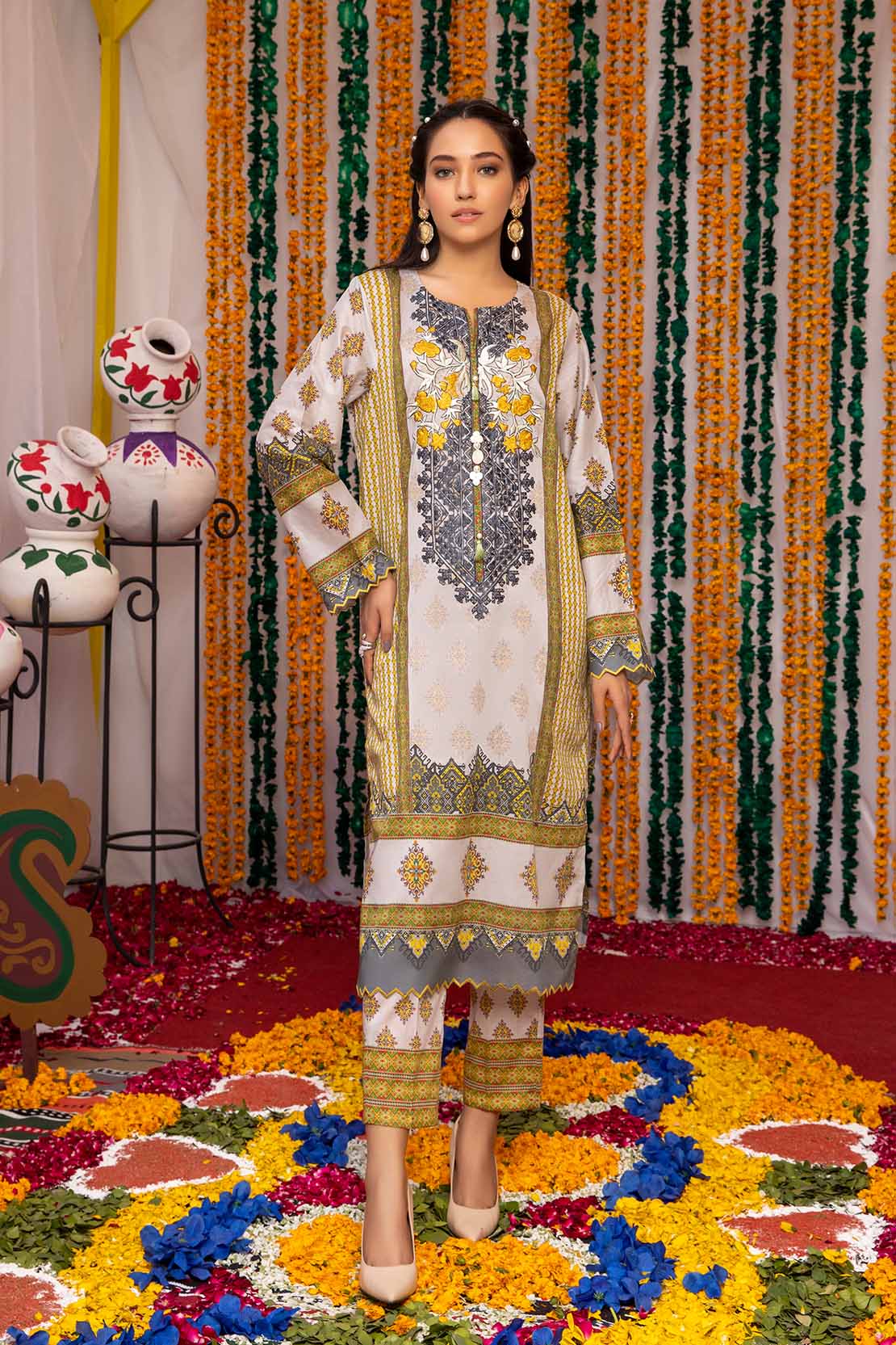 So Kamal Lawn 2021 2 Piece Unstitched Embroidered Suit DPL 1170 - FaisalFabrics.pk