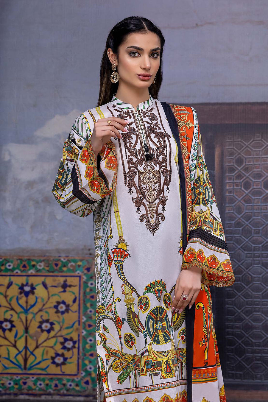 So Kamal “Hum Tum Hain Kamal” Embroidered Lawn 2Pc Suit DPL 2322