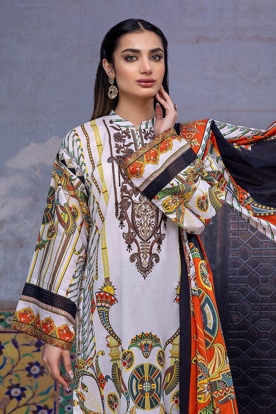 So Kamal “Hum Tum Hain Kamal” Embroidered Lawn 2Pc Suit DPL 2322