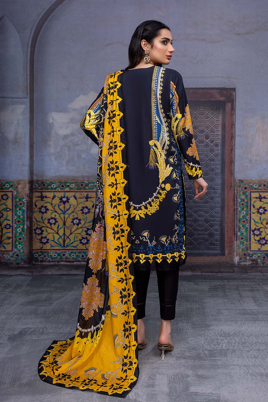 So Kamal “Hum Tum Hain Kamal” Embroidered Lawn 2Pc Suit DPL 2323