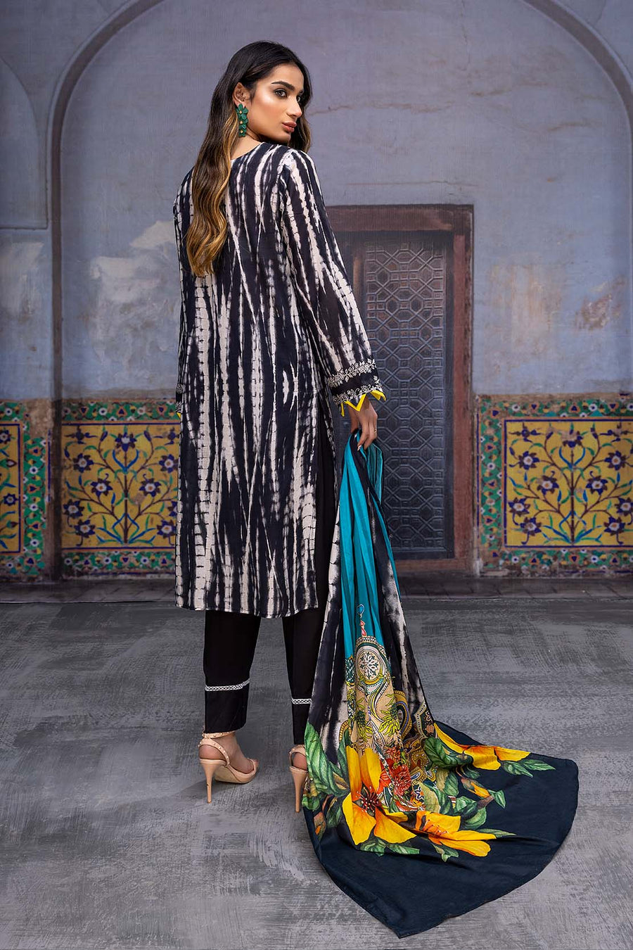 So Kamal “Hum Tum Hain Kamal” Printed Lawn 2Pc Suit DPL 2335