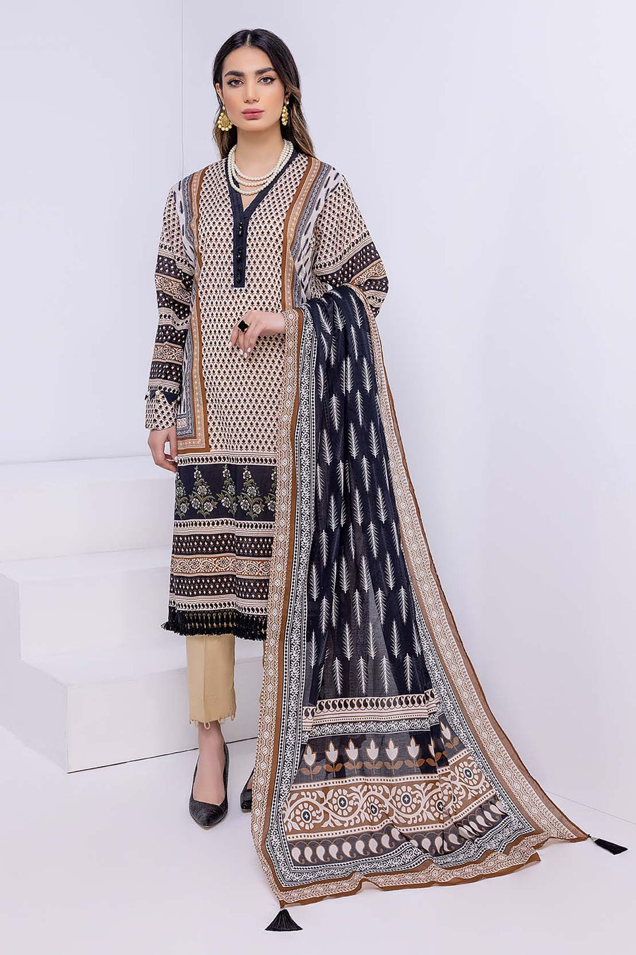 So Kamal “Hum Tum Hain Kamal” Printed Lawn 3Pc Suit DPL 2392