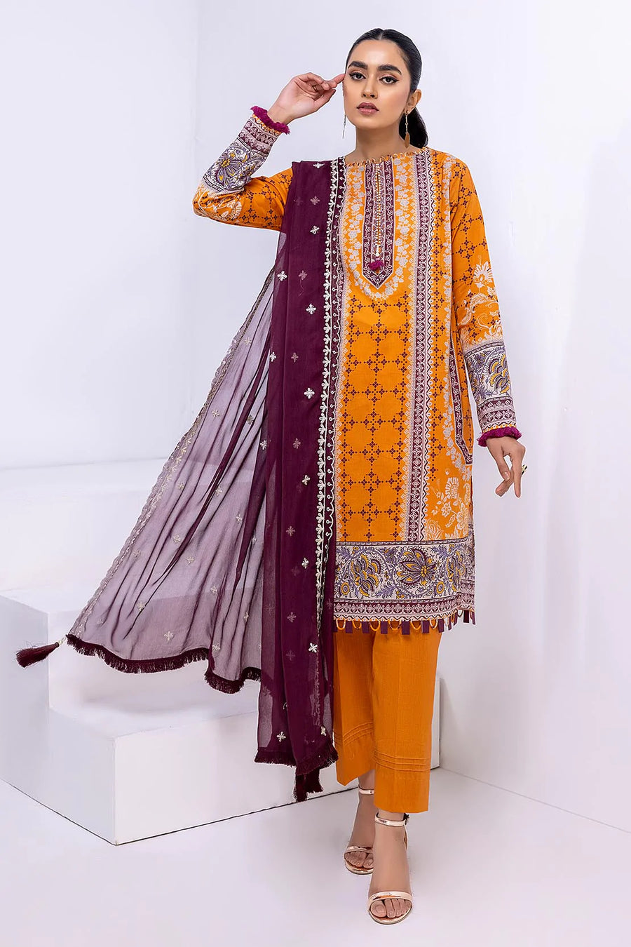 So Kamal Spring Summer Embroidered Lawn 3Pc Suit DPL 2400