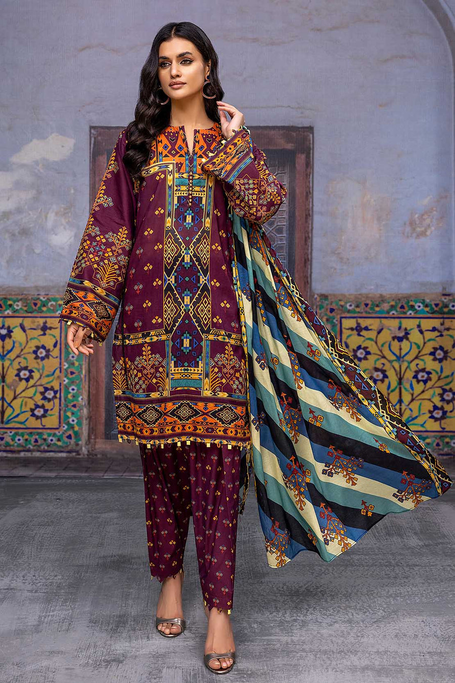 So Kamal “Hum Tum Hain Kamal” Printed Lawn 3Pc Suit DPL 2430