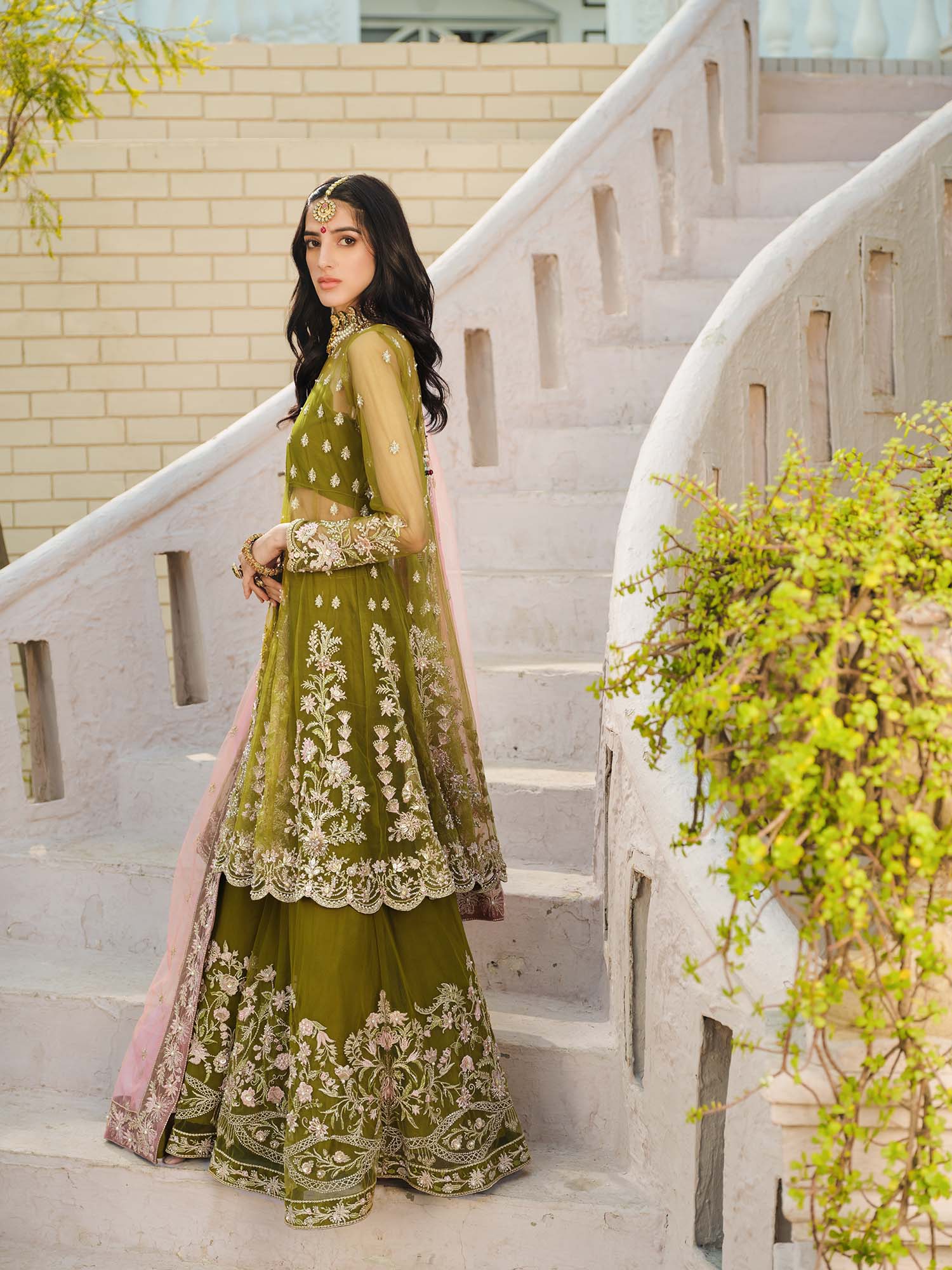 Nuriyaa Gusel Luxury Formal Embroidered Net 4 Piece Suit - Yesil Nuriyaa Gusel Luxury Formal Embroidered Net 4 Piece Suit - Yesil