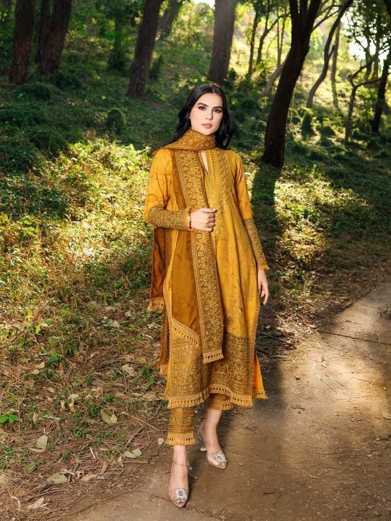 LYLA Winter Shawl Collection '22 Unstitched Embroidered 3Pc Suit D-05