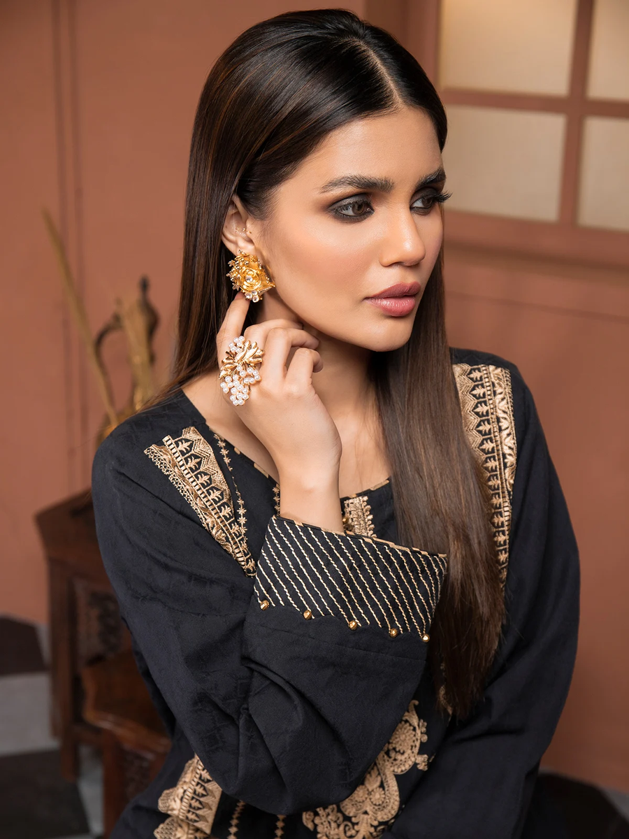 edenrobe Winter Muse Embroidered Khaddar 3pc Suit EWU21V8-21656 - FaisalFabrics.pk